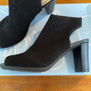 Life Stride | Alita Slingback Heel With Peep-Toe & Soft Knit Upper; Size 7.5M